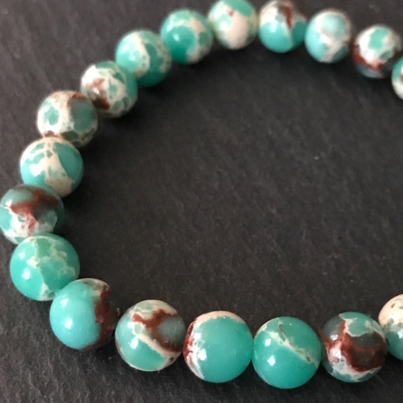 Natural ShouShan 8 mm gemstone bracelet - Picture 2 of 2